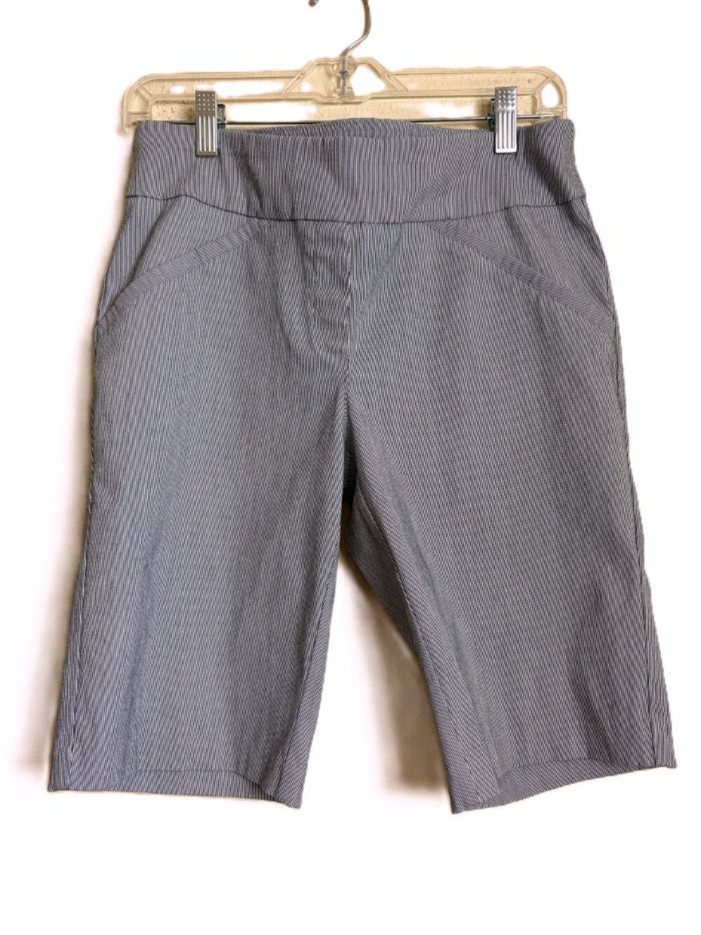 Dana Buchman Stripe Shorts – Size Small (4–6) – Pull-On Comfort